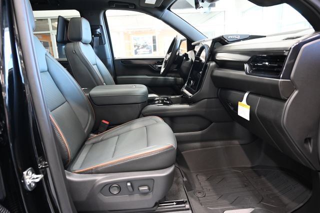New 2026 GMC Yukon AT4 w/ AT4 Premium Plus Package AWD/4WD image 12