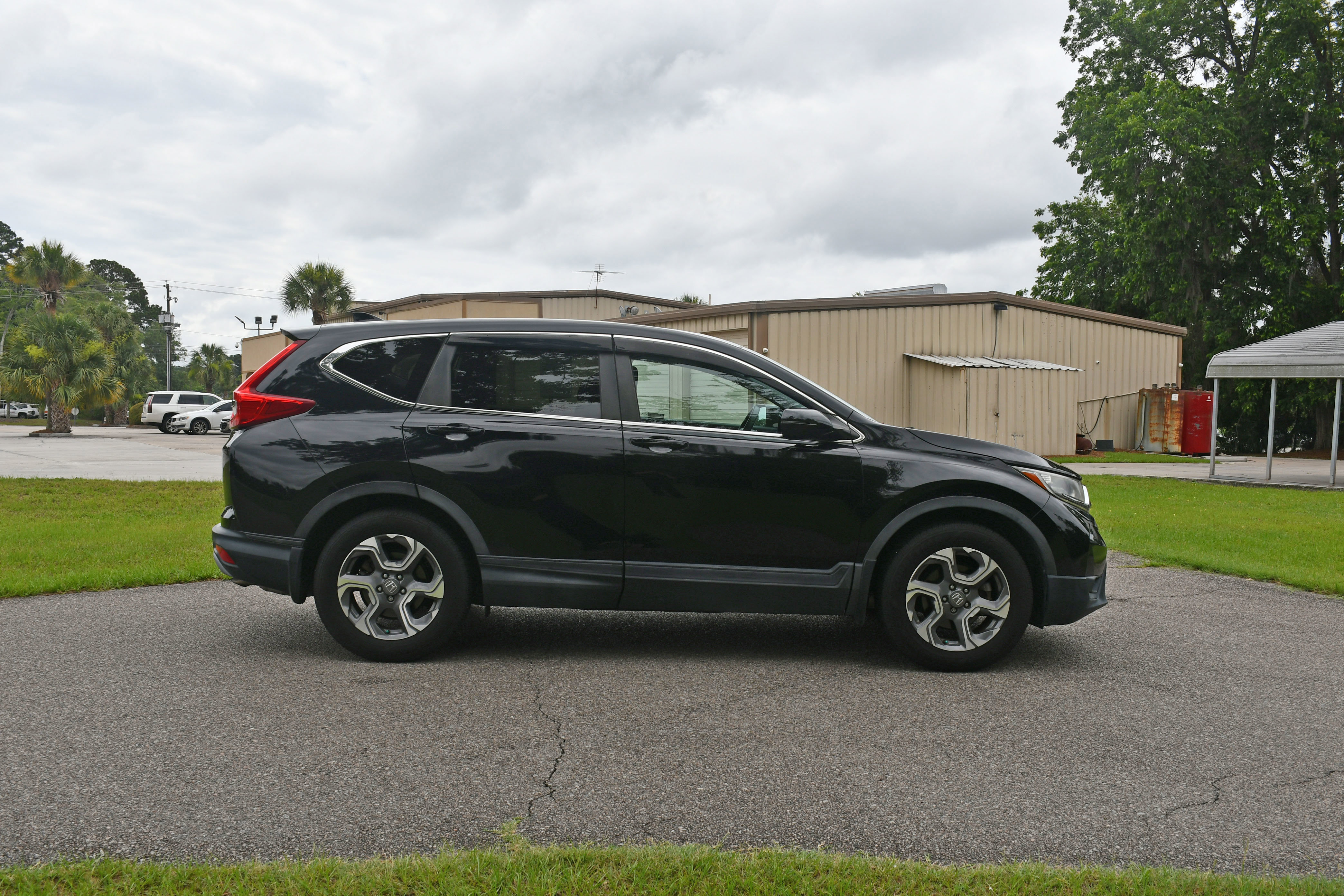 Used 2019 Honda CR-V EX image 5
