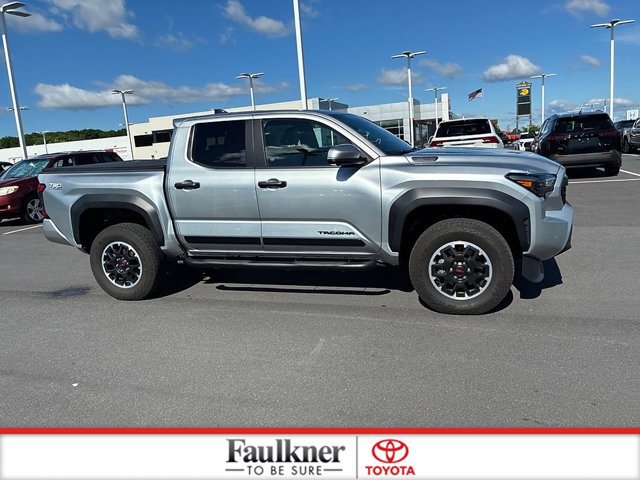 Certified 2024 Toyota Tacoma TRD Off-Road w/ TRD Off Road Premium Package AWD/4WD image 5