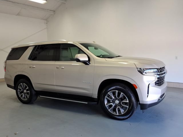 Used 2023 Chevrolet Tahoe LT w/ Luxury Package RWD image 2