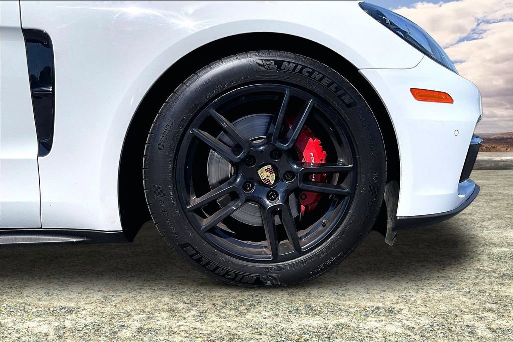 Used 2018 Porsche Panamera 4 image 34