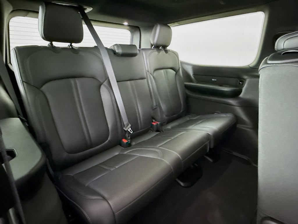 New 2025 Jeep Wagoneer 4WD image 29