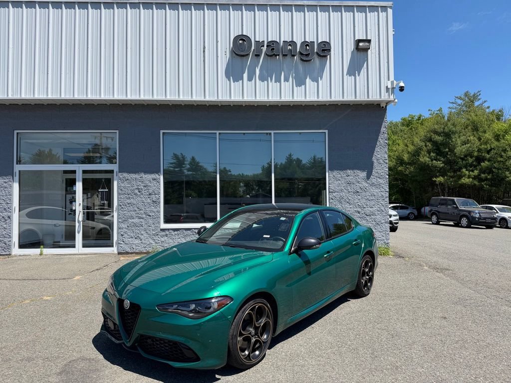 Used 2025 Alfa Romeo Giulia AWD w/ Driving Assist Package image 3