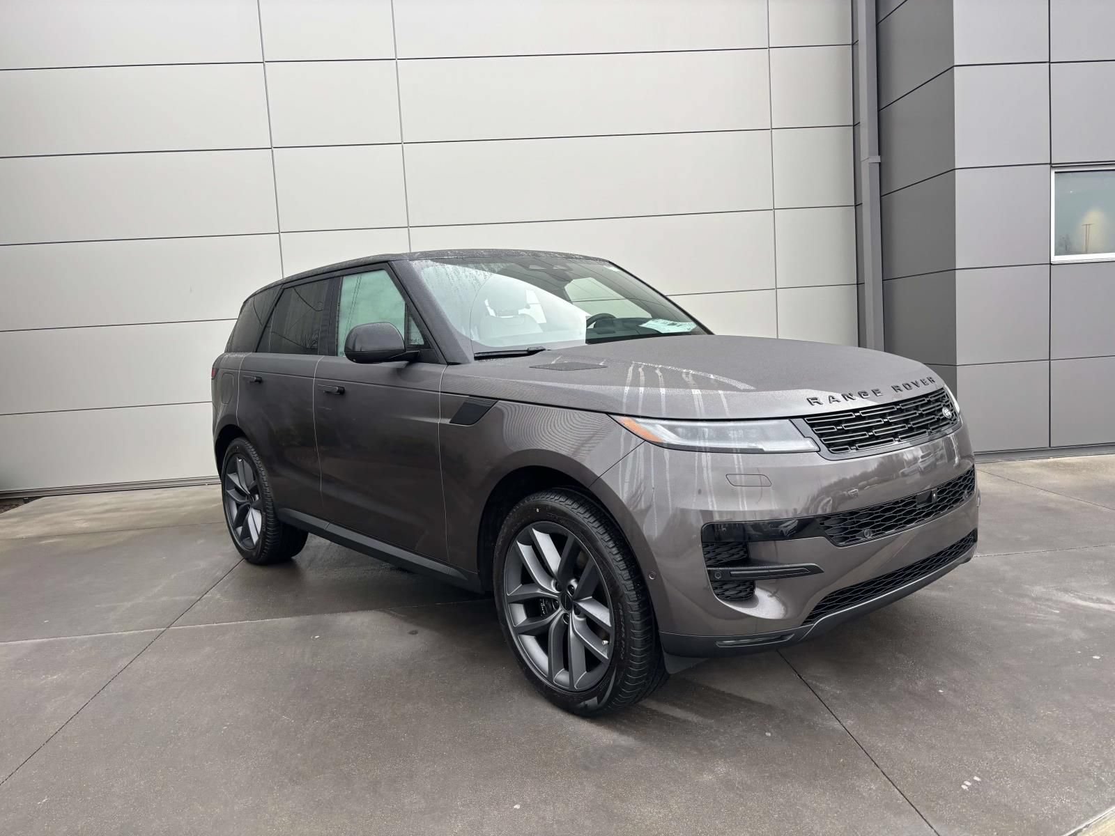 New 2026 Land Rover Range Rover Sport SE AWD/4WD image 3