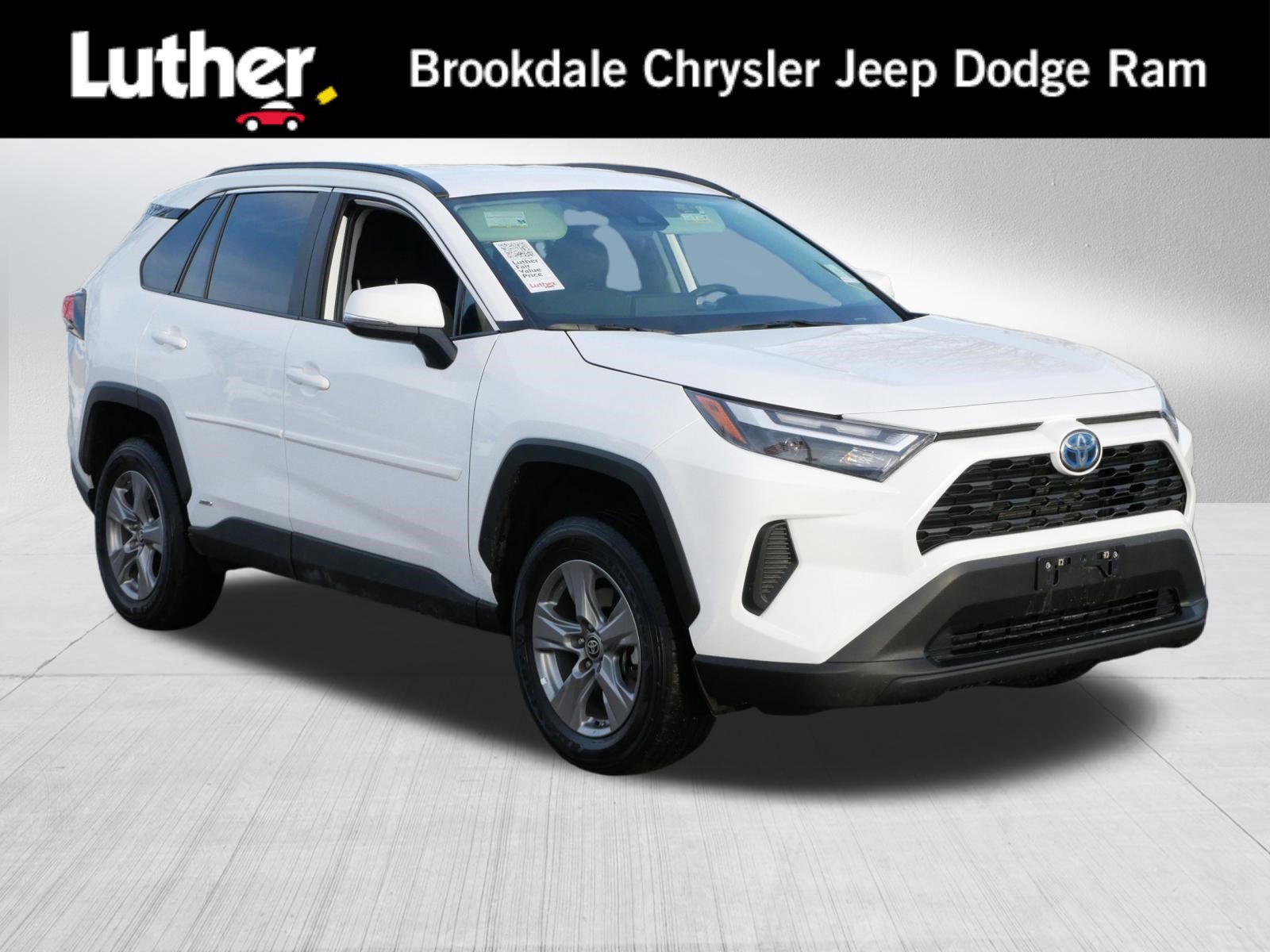 Used 2024 Toyota RAV4 LE image 1