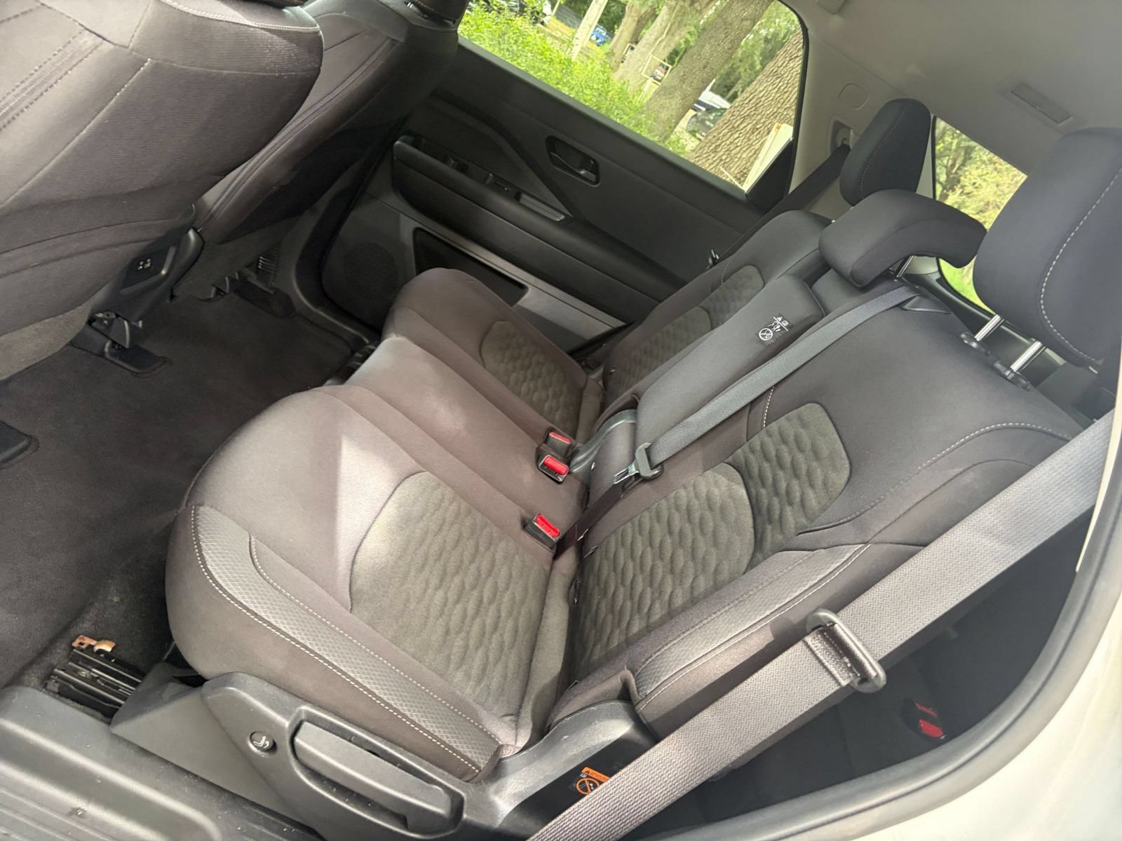 Used 2025 Nissan Pathfinder SV AWD/4WD image 40