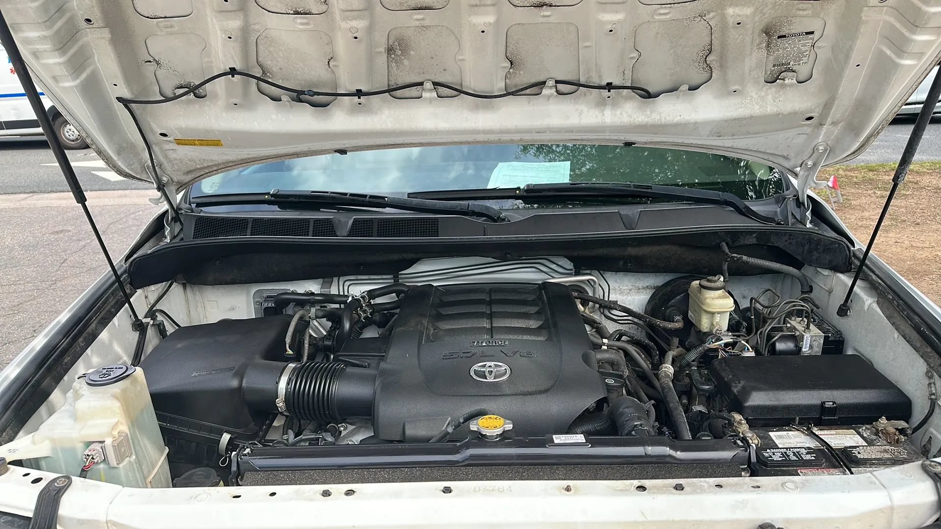 Used 2011 Toyota Sequoia SR5 AWD/4WD image 9