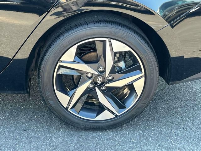 Certified 2023 Hyundai Elantra SEL w/ Convenience Package FWD image 9