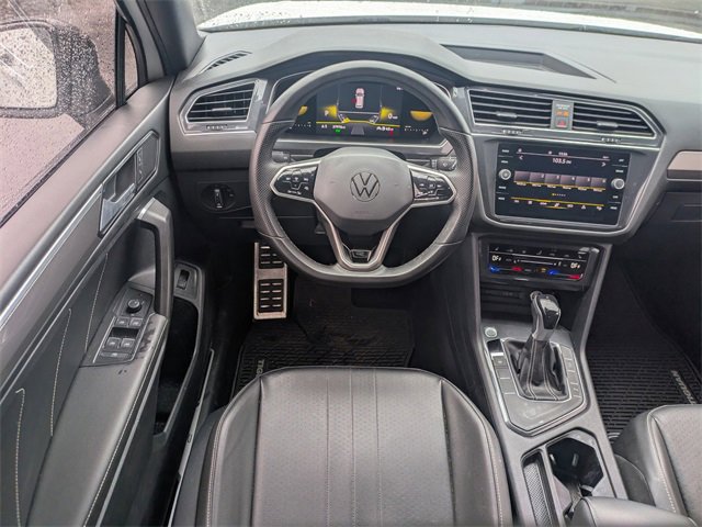 Used 2022 Volkswagen Tiguan SE R-Line image 18