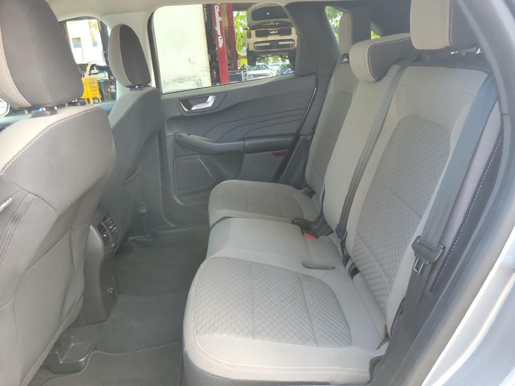 Used 2021 Ford Escape SE FWD image 9