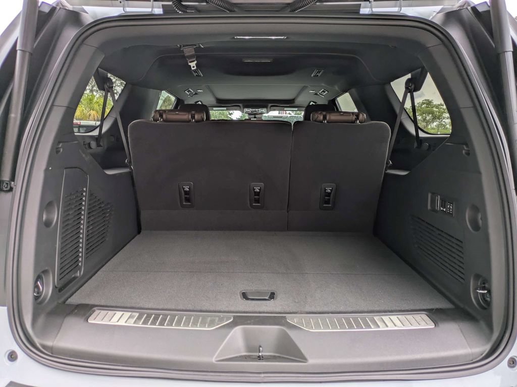 New 2026 Chevrolet Suburban High Country w/ Sun And Tow Package AWD/4WD image 14