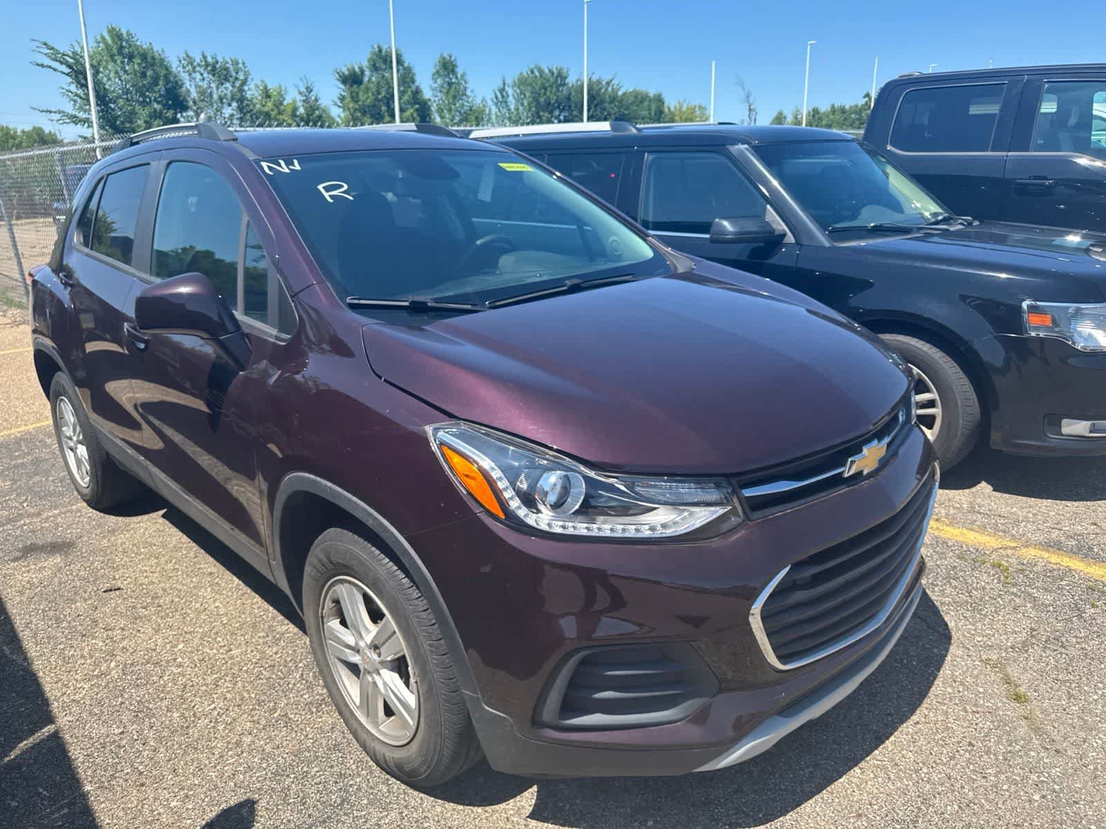 Used 2022 Chevrolet Trax LT w/ LT Convenience Package AWD/4WD image 24