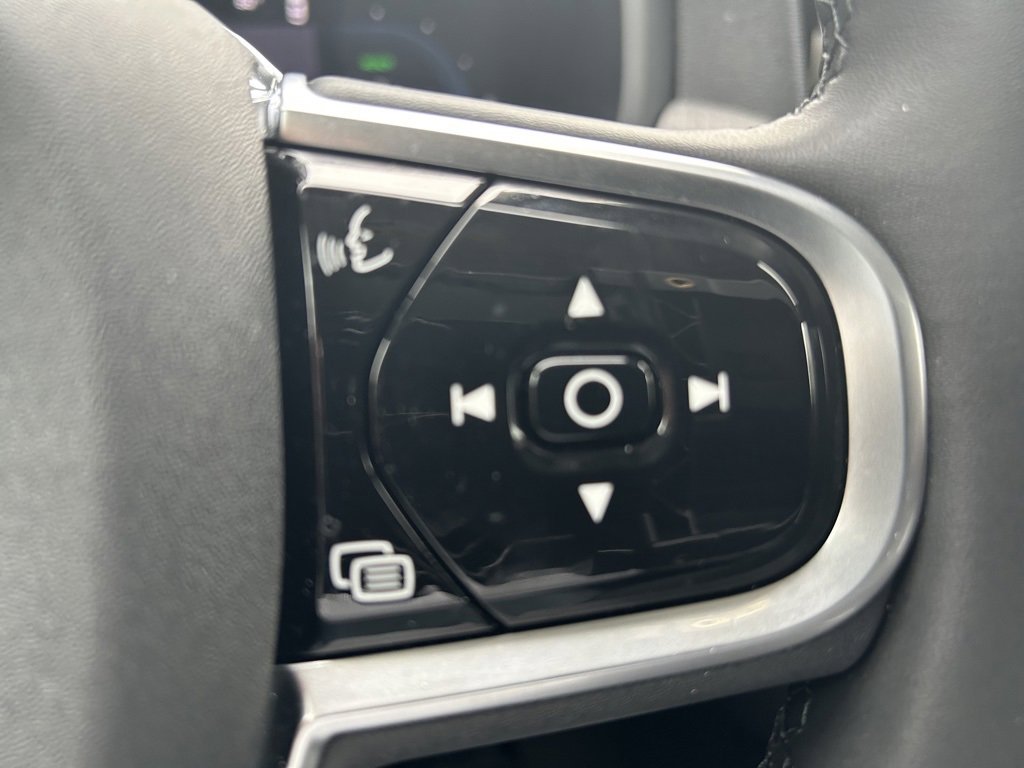 Certified 2025 Volvo S90 T8 Plus image 26