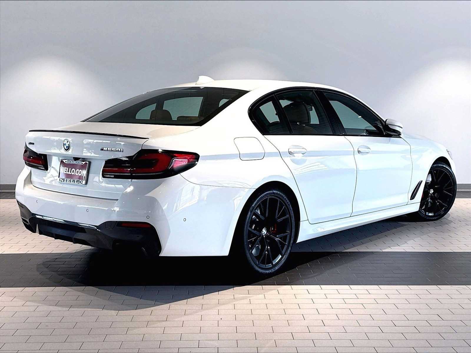 Used 2023 BMW M550i xDrive w/ Executive Package AWD/4WD image 10