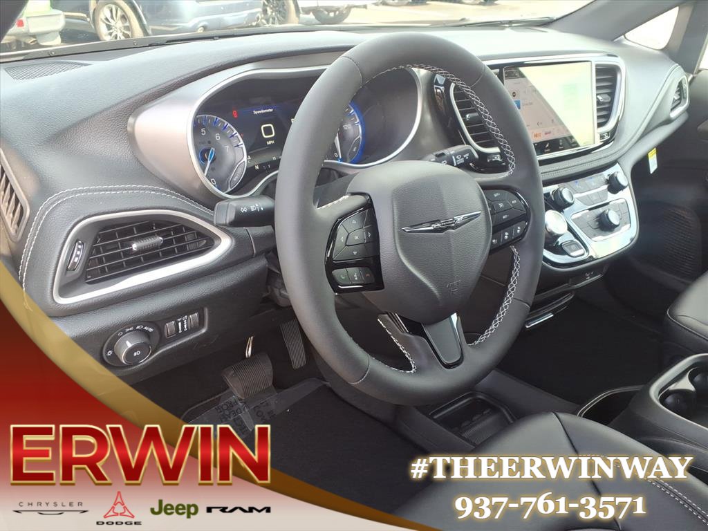 New 2026 Chrysler Pacifica Select w/ S Appearance Package image 11