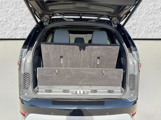 Used 2025 Land Rover Discovery Metropolitan Edition AWD/4WD image 49