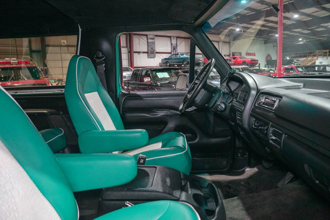 Used 1995 Ford Bronco XLT AWD/4WD image 38