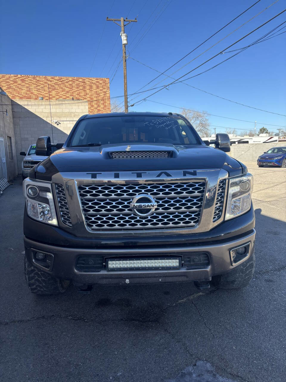 Used 2018 Nissan Titan Platinum Reserve w/ Platinum Utility Package image 3
