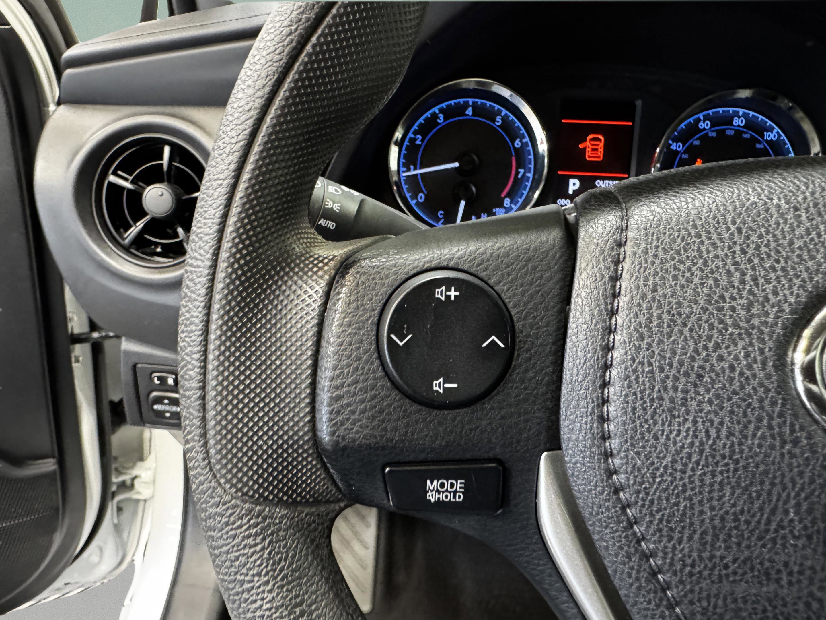 Used 2019 Toyota Corolla L image 31