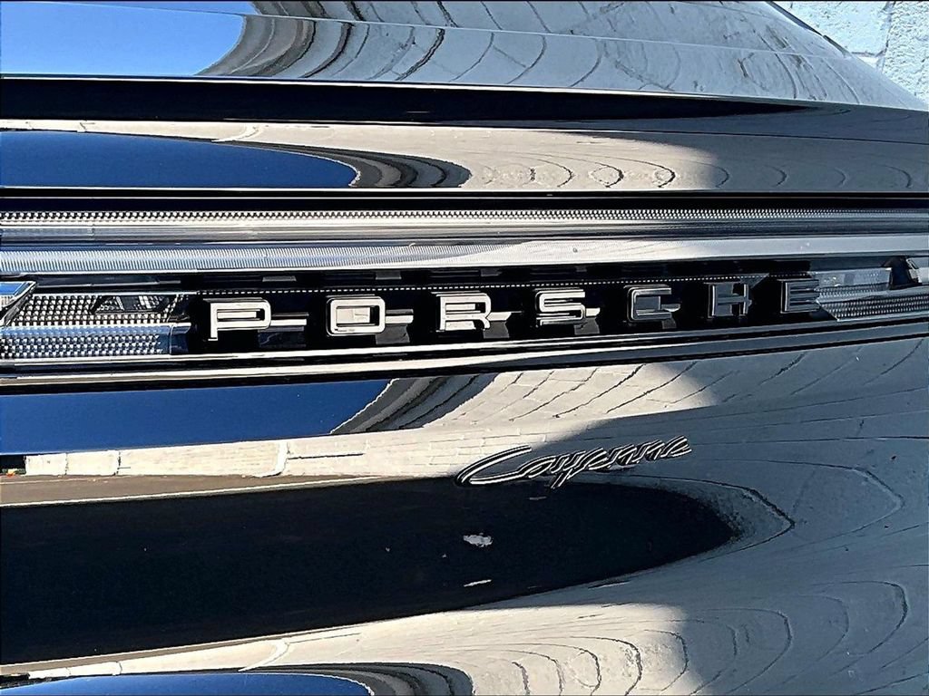 Certified 2026 Porsche Cayenne E-Hybrid Coupe AWD/4WD image 13