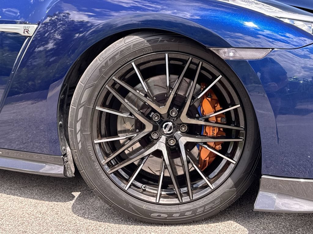 Used 2017 Nissan GT-R Premium w/ Premium Interior Package AWD/4WD image 19