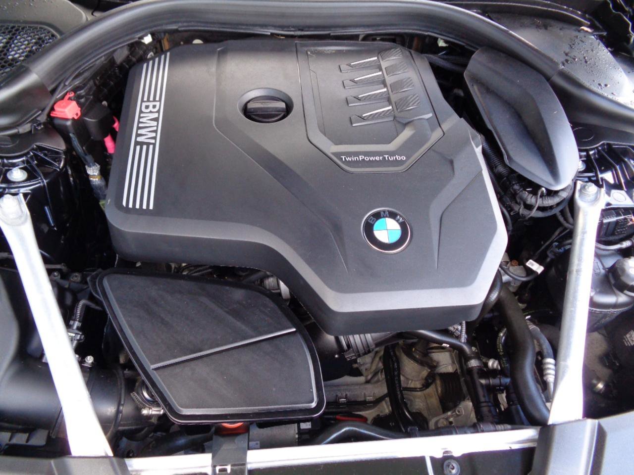 Used 2022 BMW 530i xDrive 530i xDrive Sedan w/ M Sport Package image 19