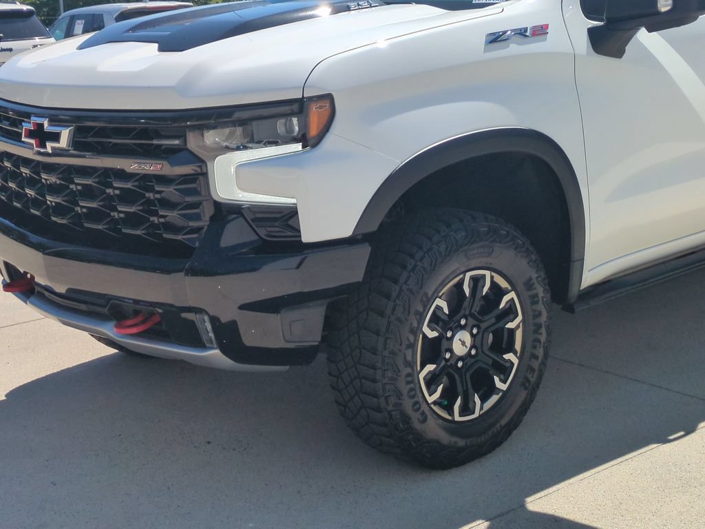 Used 2023 Chevrolet Silverado 1500 ZR2 w/ Technology Package AWD/4WD image 10