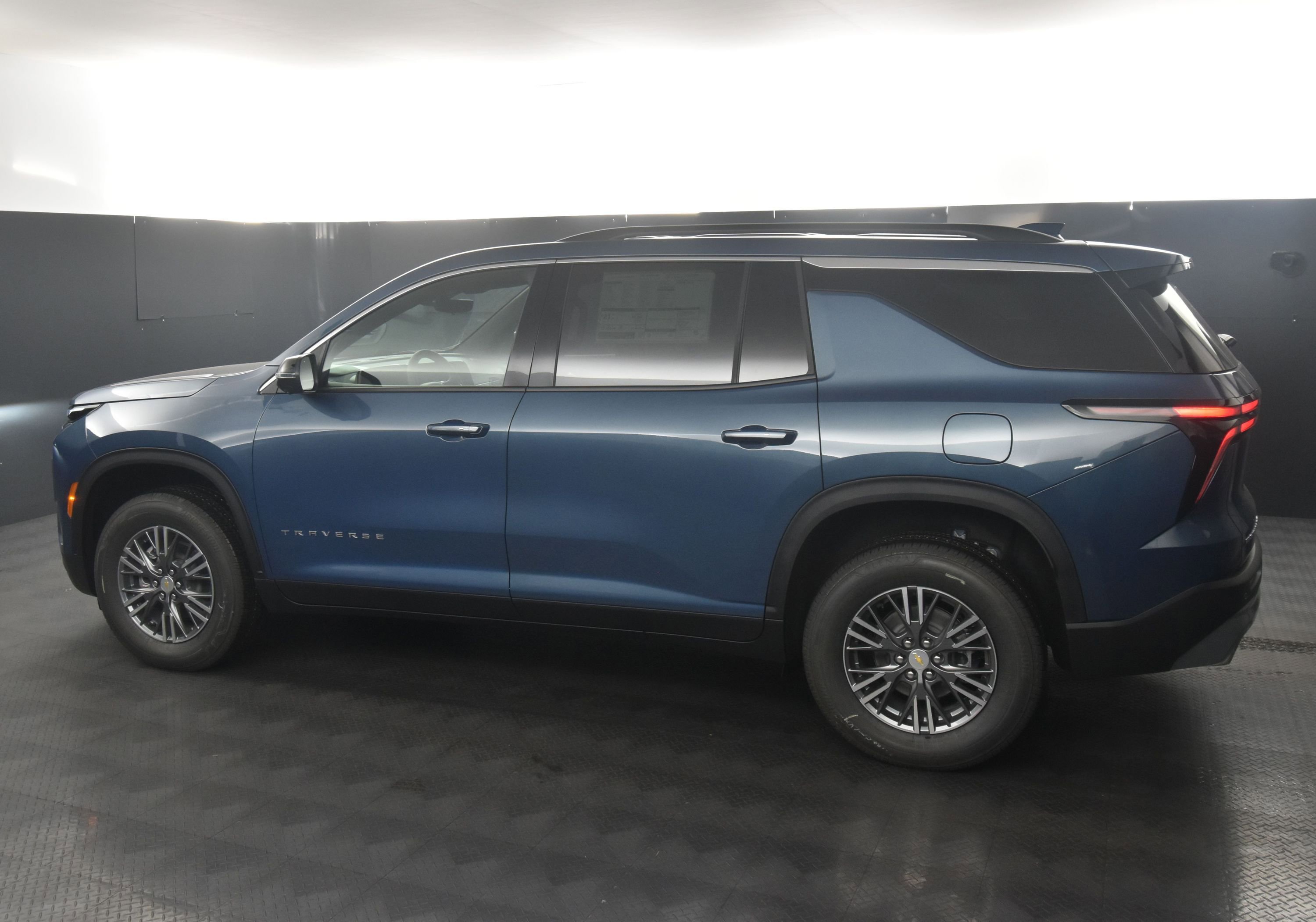 New 2026 Chevrolet Traverse LT w/ Driver Confidence Package image 4