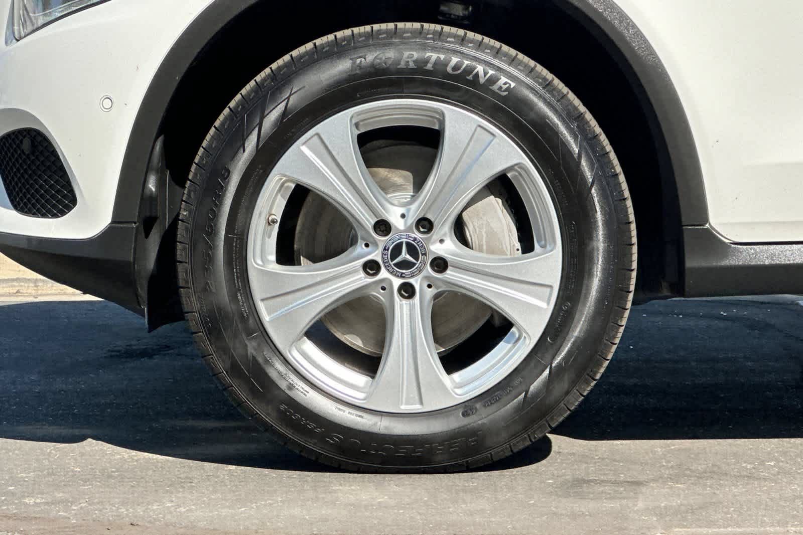 Used 2018 Mercedes-Benz GLC 300 4MATIC image 28