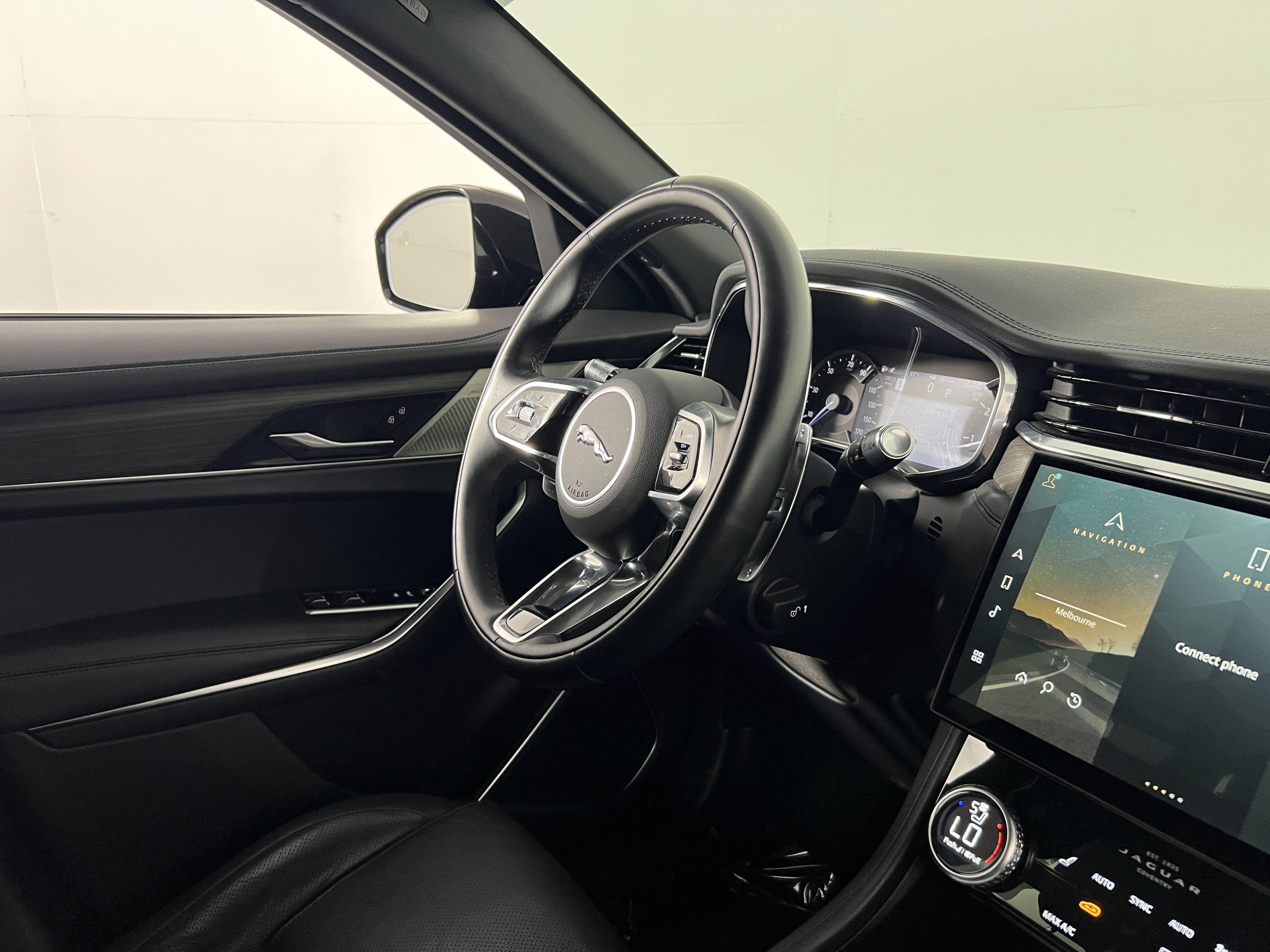 Used 2022 Jaguar F-PACE S AWD/4WD image 10