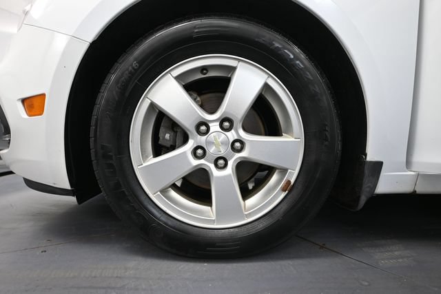 Used 2016 Chevrolet Cruze LT FWD image 16