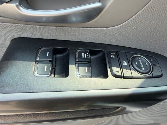 Used 2021 Kia Sedona EX FWD image 12