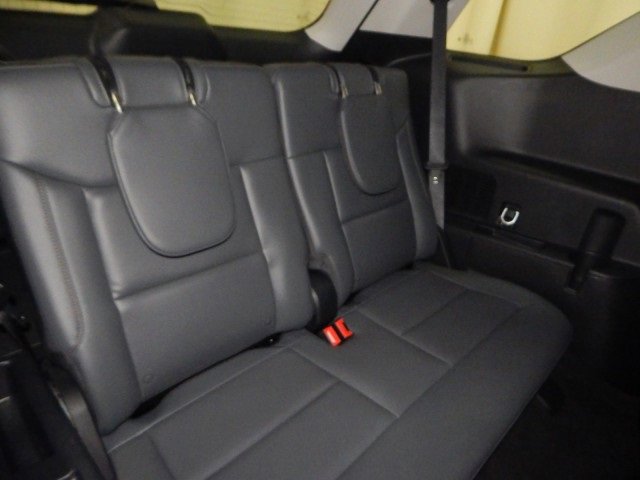 Used 2025 Ford Explorer Active w/ Active Comfort Package image 17