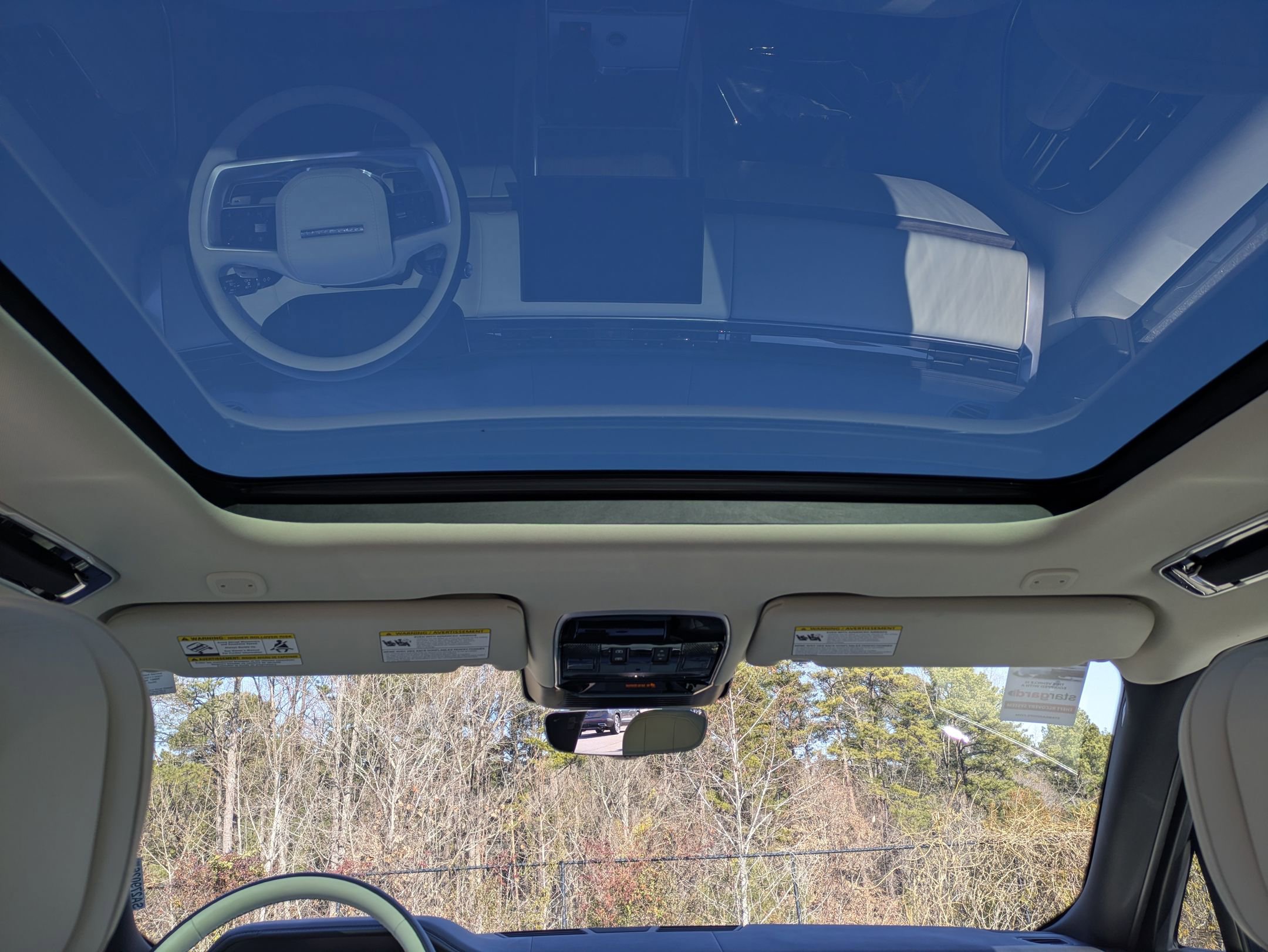 Certified 2025 Land Rover Range Rover SE image 25