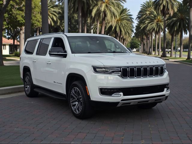 Used 2024 Jeep Wagoneer L Series II w/ Flexible Seating Group RWD image 4