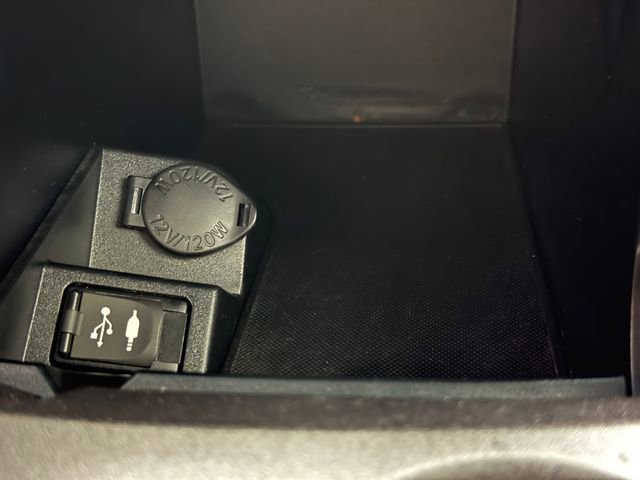 Used 2017 Toyota Camry LE FWD image 18