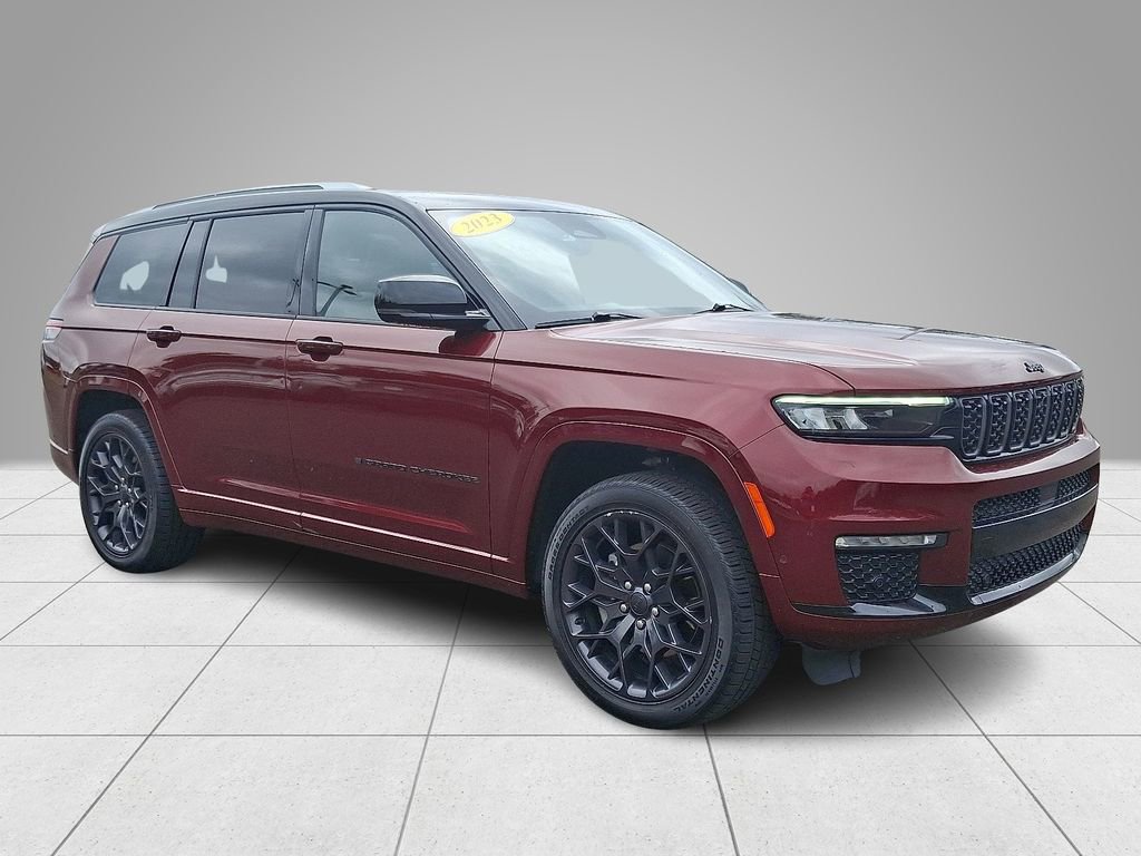 Used 2023 Jeep Grand Cherokee L Summit w/ Advanced Protech Group IV AWD/4WD image 4