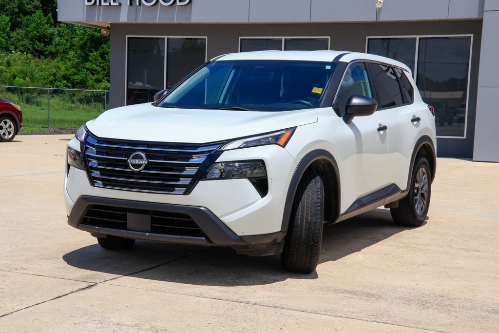 Used 2024 Nissan Rogue S FWD image 23