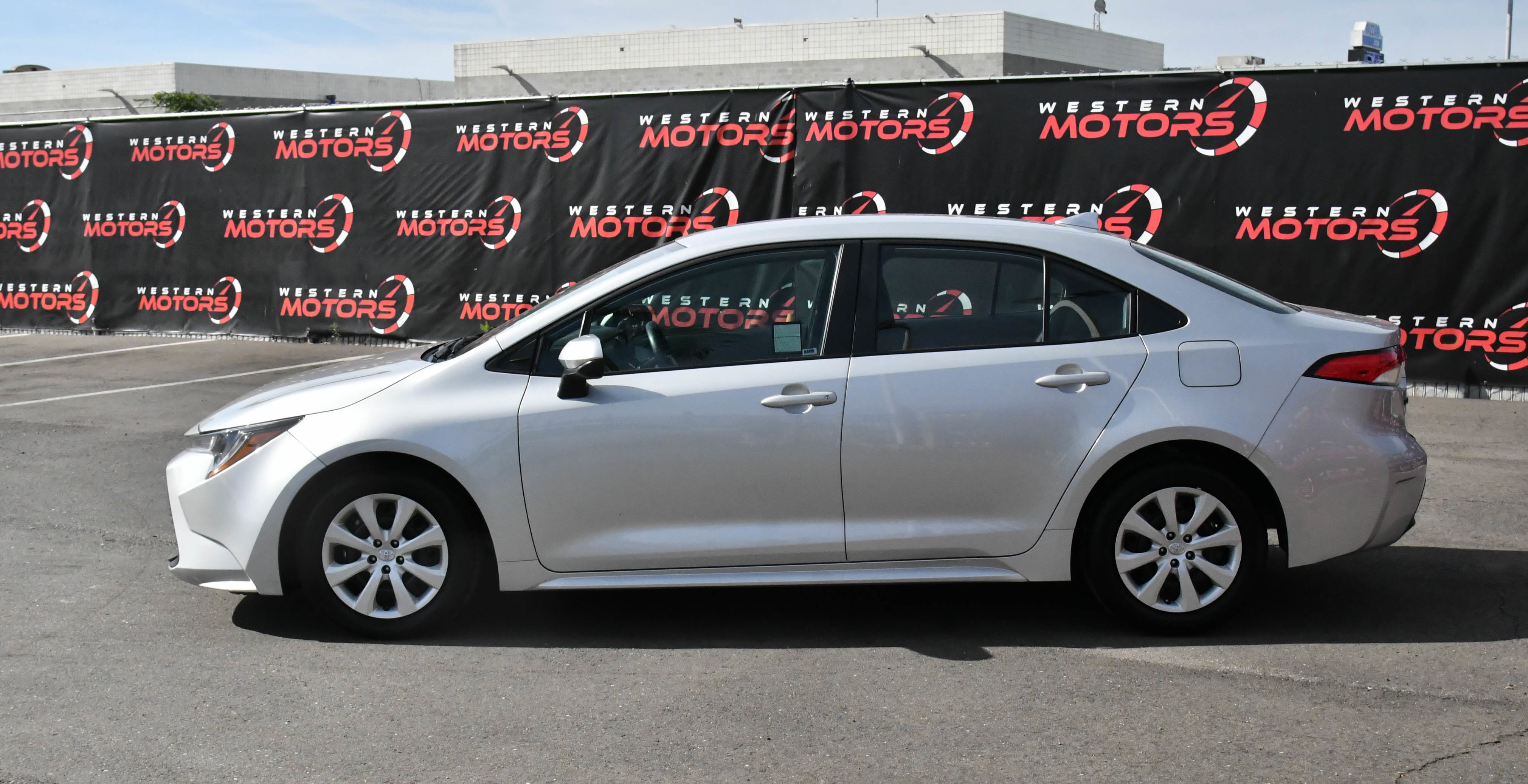 Used 2025 Toyota Corolla LE FWD image 4