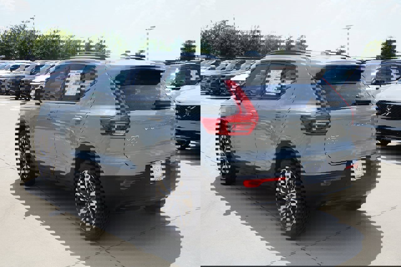 New 2026 Volvo XC40 B5 Ultra w/ Protection Package Premier image 5