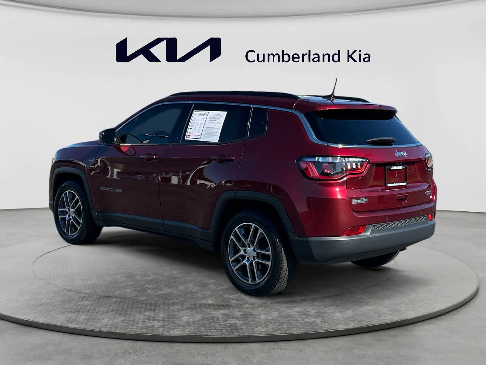Used 2020 Jeep Compass Latitude FWD image 3