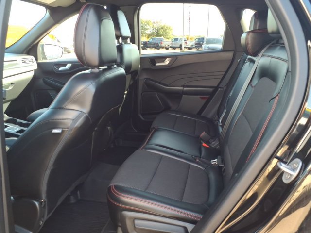 Certified 2023 Ford Escape ST-Line w/ Tech Pack #1 AWD/4WD image 9