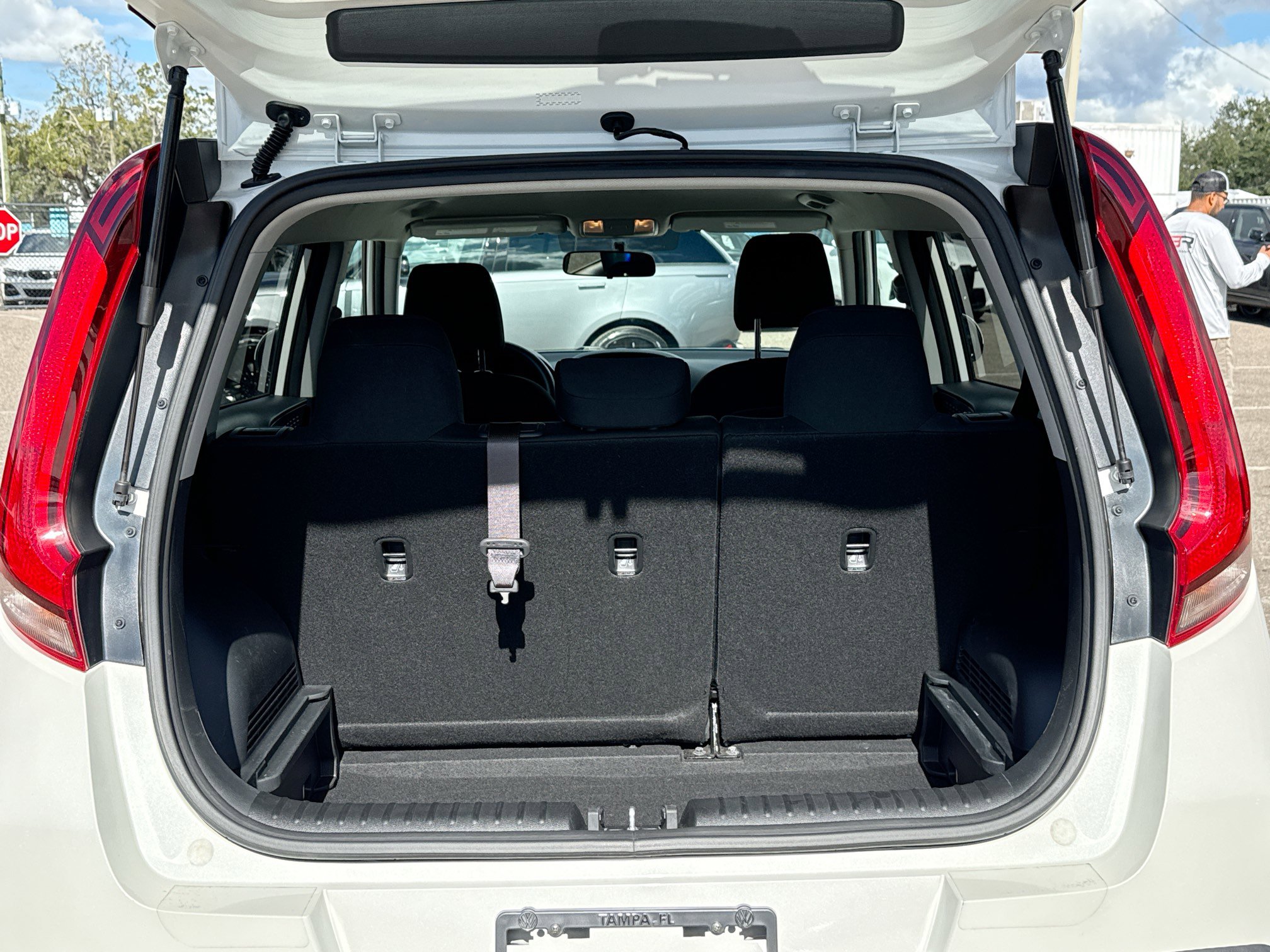 Used 2022 Kia Soul LX image 12