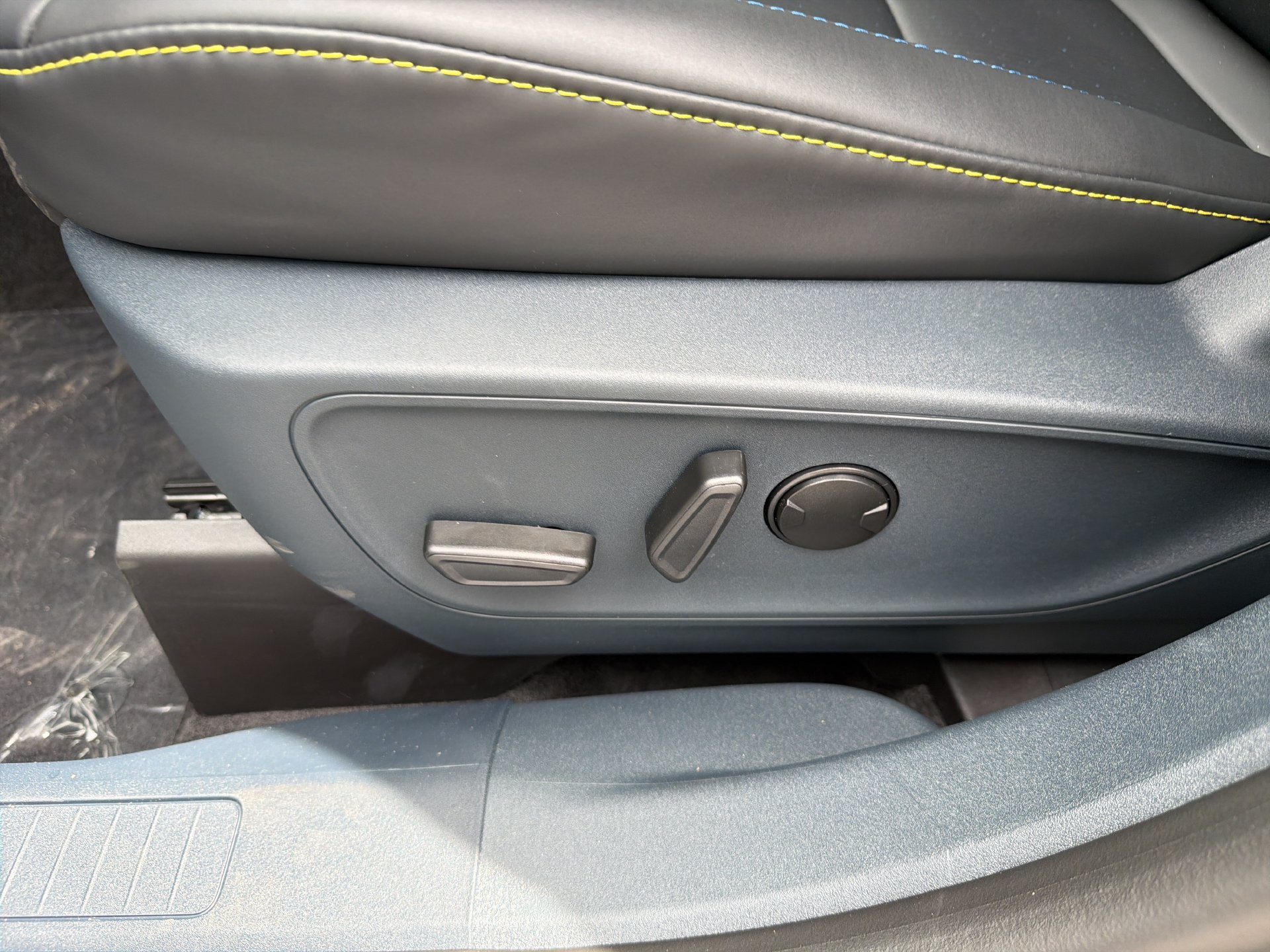 New 2026 Ford Maverick Lobo AWD/4WD image 24