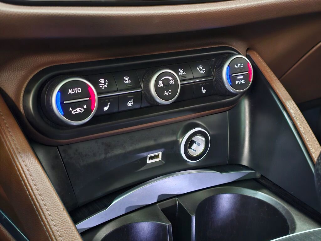 Used 2021 Alfa Romeo Stelvio Sprint w/ Nero Edizione image 29