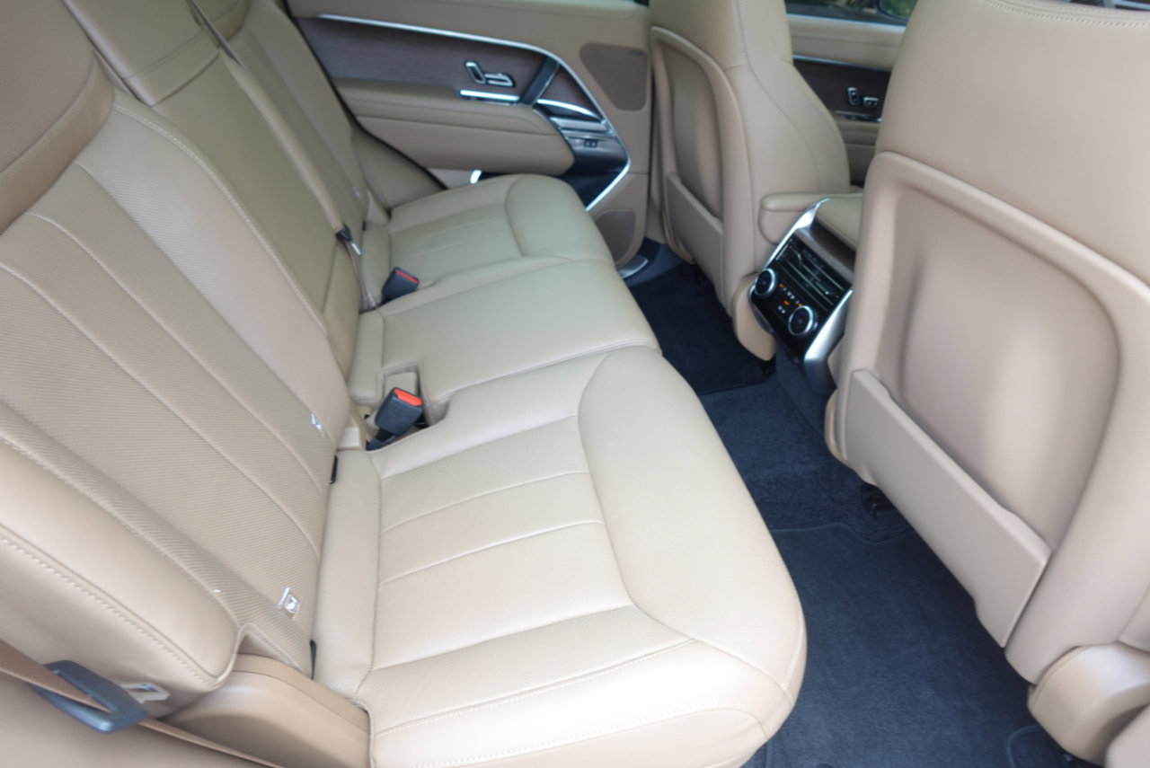 Used 2023 Land Rover Range Rover SE image 11