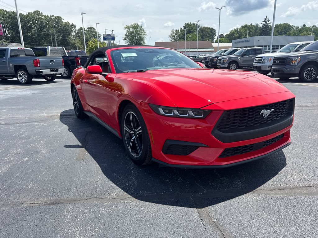 Used 2025 Ford Mustang Premium RWD image 4