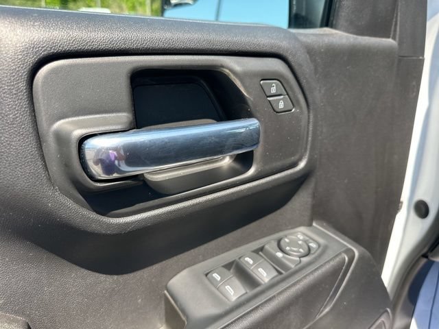 Used 2023 Chevrolet Silverado 1500 Custom w/ LPO, Dark Essentials Package AWD/4WD image 9
