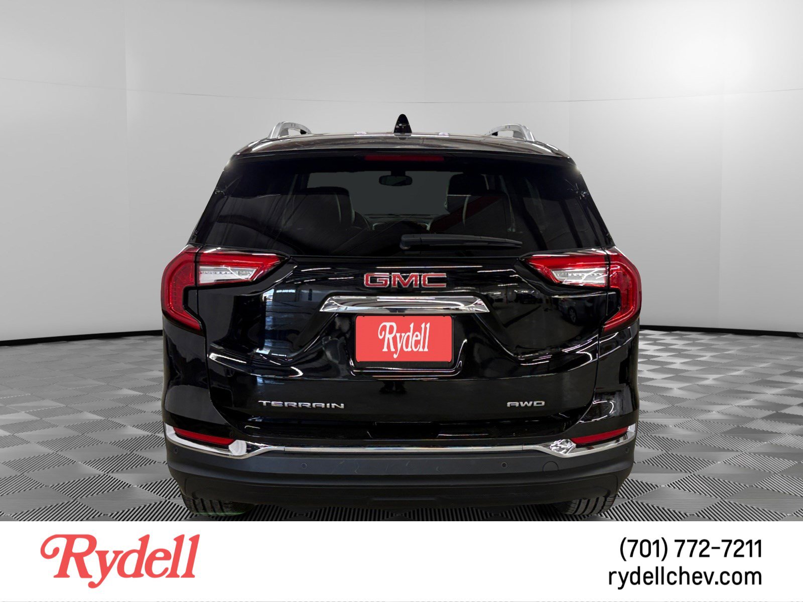 Used 2024 GMC Terrain SLT w/ Tech Package AWD/4WD image 4