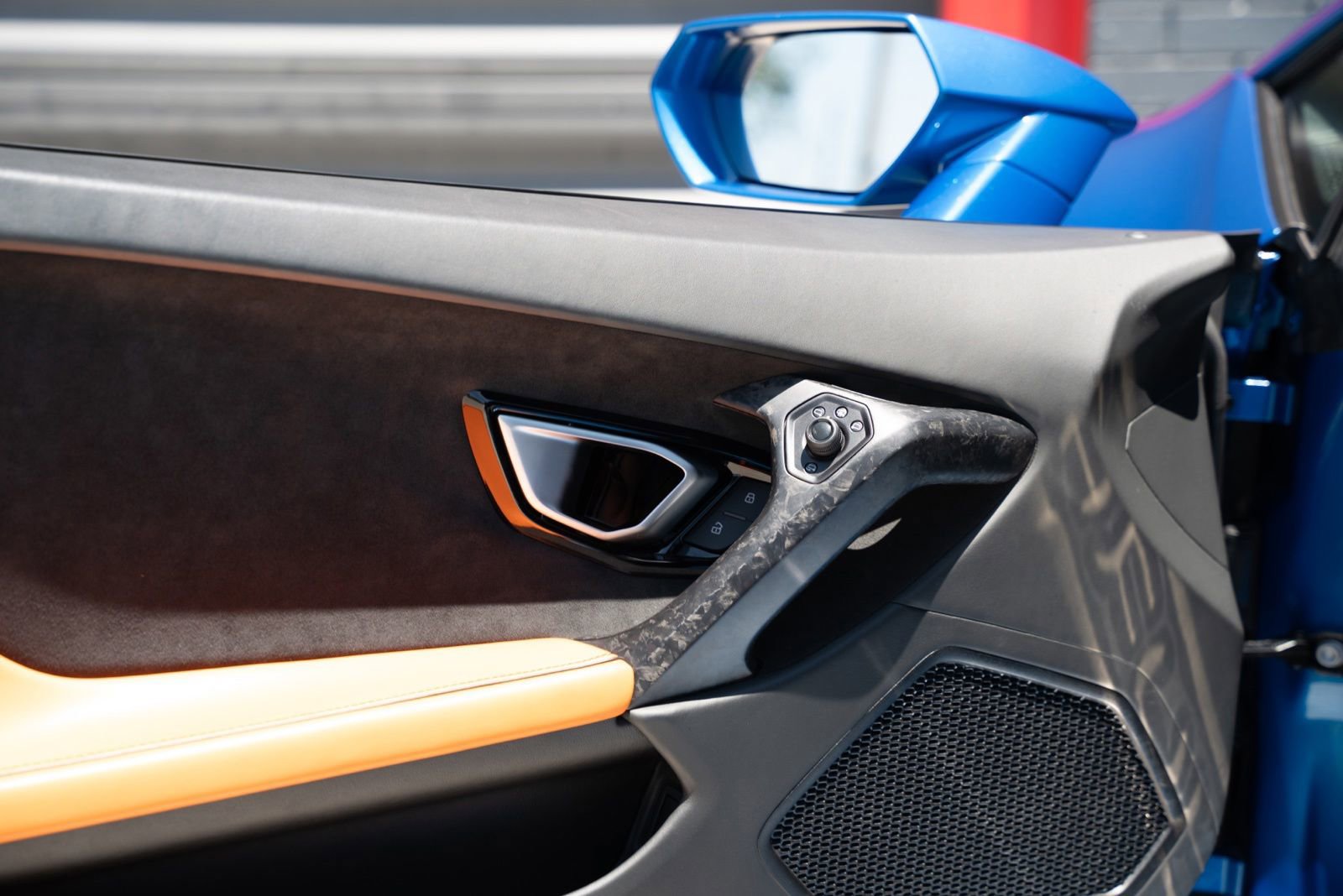 Used 2020 Lamborghini Huracan EVO RWD image 17